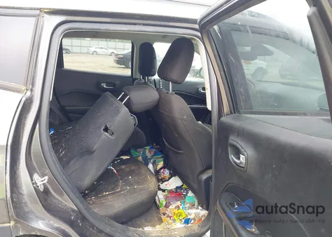 2018 Jeep Compass Sport Fwd из США, поврежденный, VIN 3C4NJCAB0JT335333